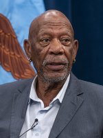960px-Morgan_Freeman_at_The_Pentagon_on_2_August_2023_-_230802-D-PM193-3363_(cropped).jpg